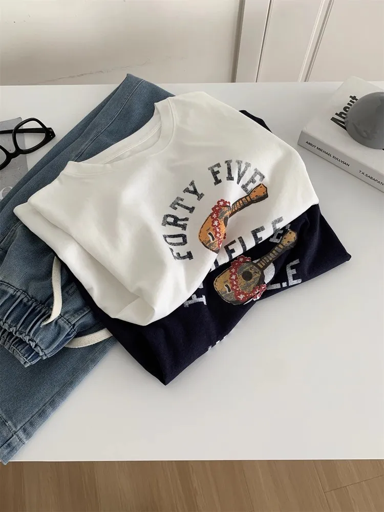 가볍고 통기성 좋은 여름 티셔츠 여성용 한국 스타일 레트로 기타 레터 프린트 오르트 스노우플레이크 코튼 탑