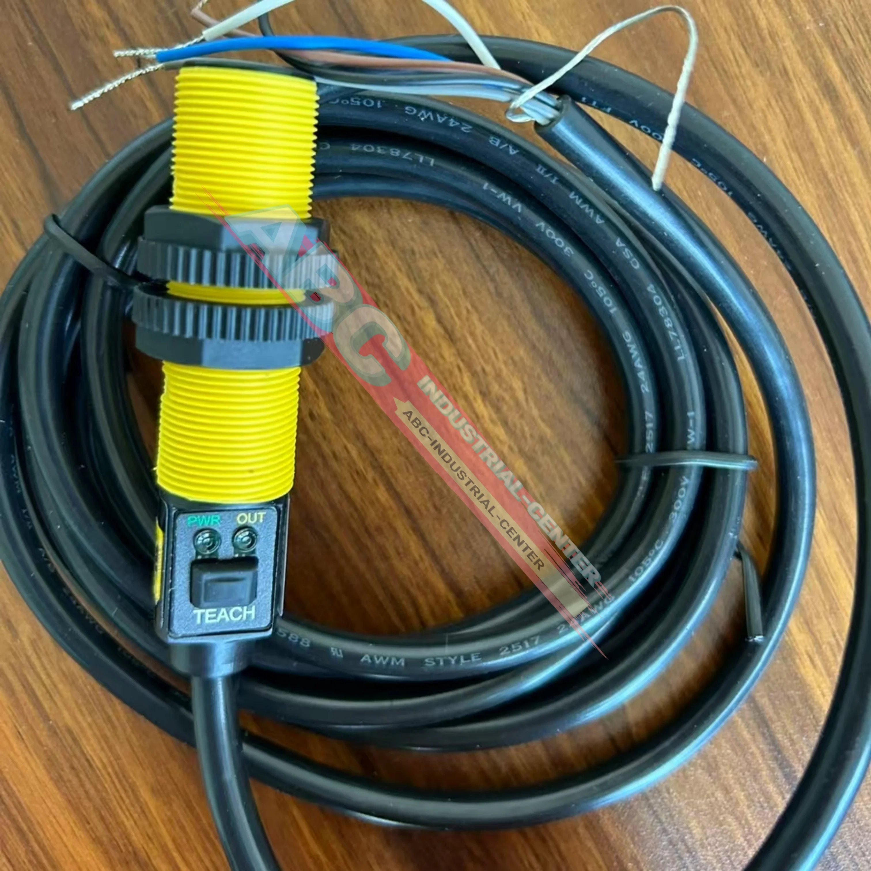 

Brand new SM312LPQD Photoelectric Sensor STBVP6Q5 T30UINA