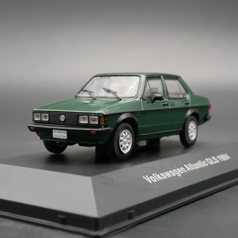 

Diecast Ixo 1:43 Scale Volkswagen Atlantia GLS 1984 VW Alloy Car Model Collectible Toy Gift Souvenir Display