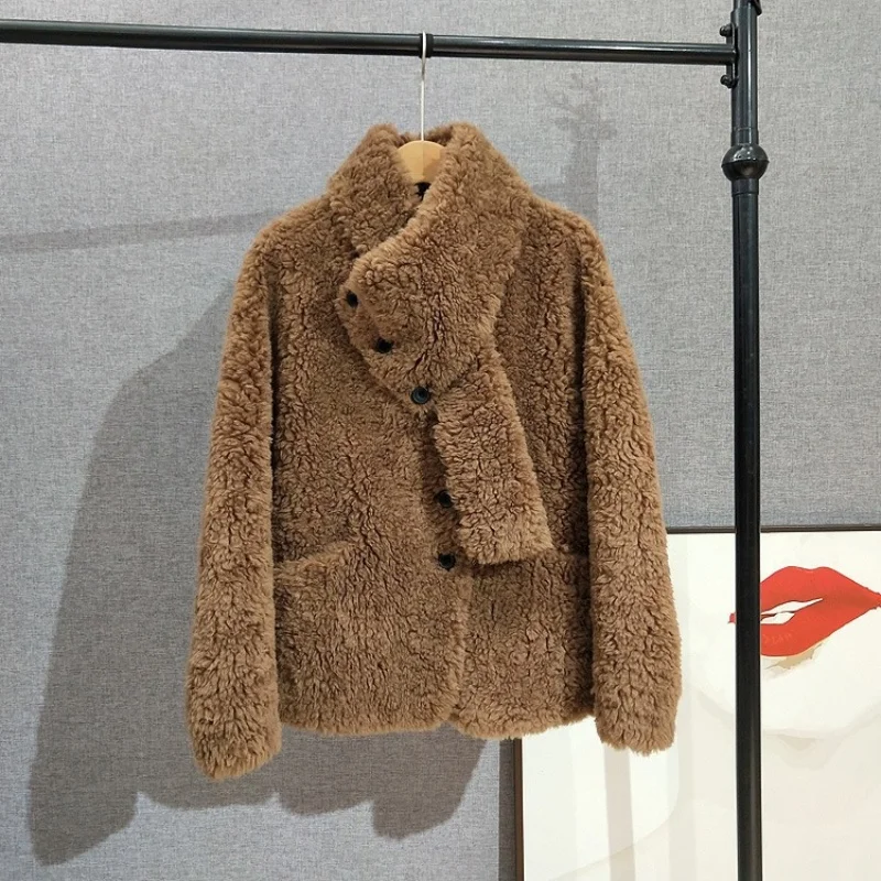 انفصال وشاح الفراء سترة الشباب نمط المرأة الصوف الفراء الأغنام شيرلينغ الدافئة 2025 معطف الشتاء JT530