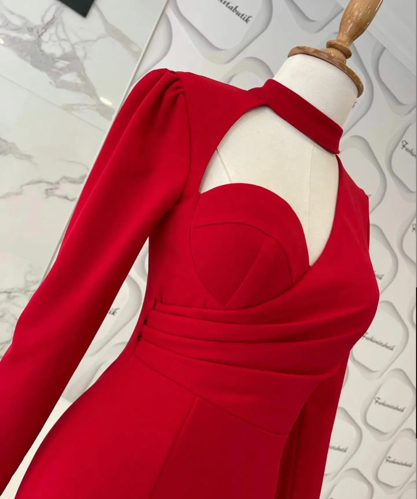 Noble Red Halter Neckline Prom Dress Long Sleeves With Short Length Evening Elegant Party Dress For Women2023