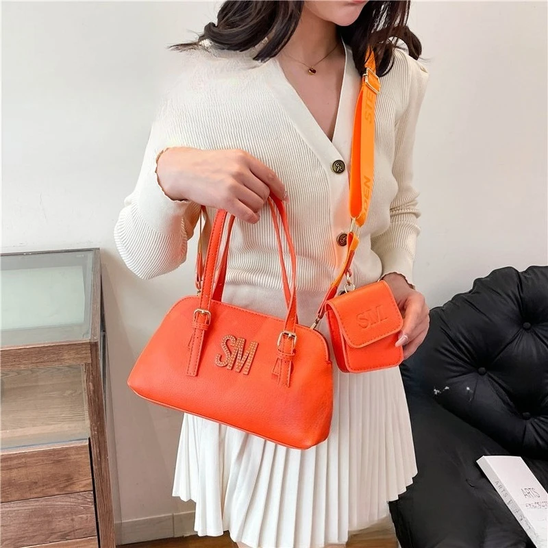 

2025 Spring New Large Capacity Underarm Bag for Women Spacious Shoulder Bag with Top Unique Designer Tote for Daily Use