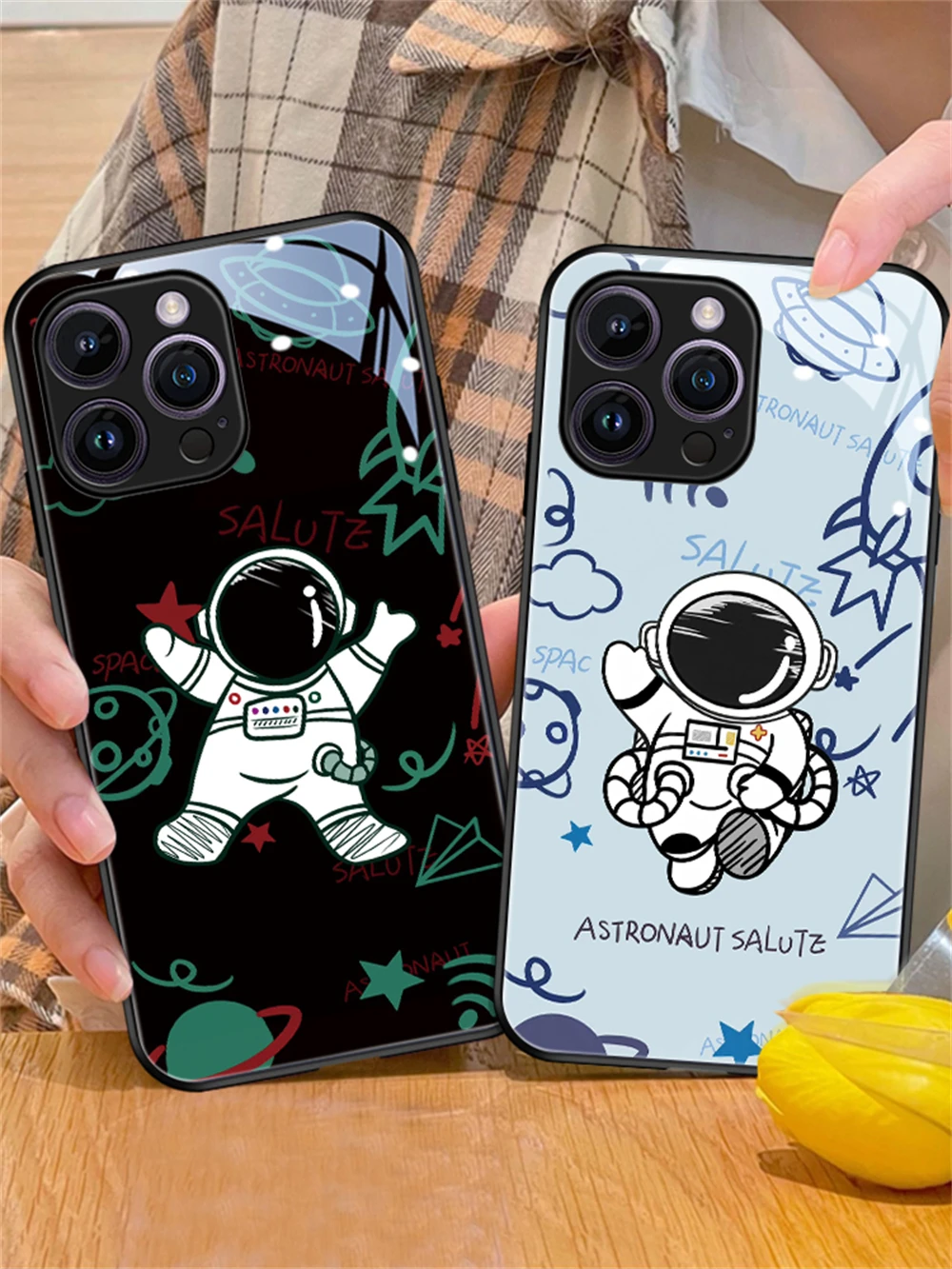2026 Beliebte Astronauten-Sound-Control-LED-Flash-Hüllen Leuchtende Glasabdeckung für iPhone Air 17 E 16 E 15 14 13 12 11 Pro Max Plus – Detail 25