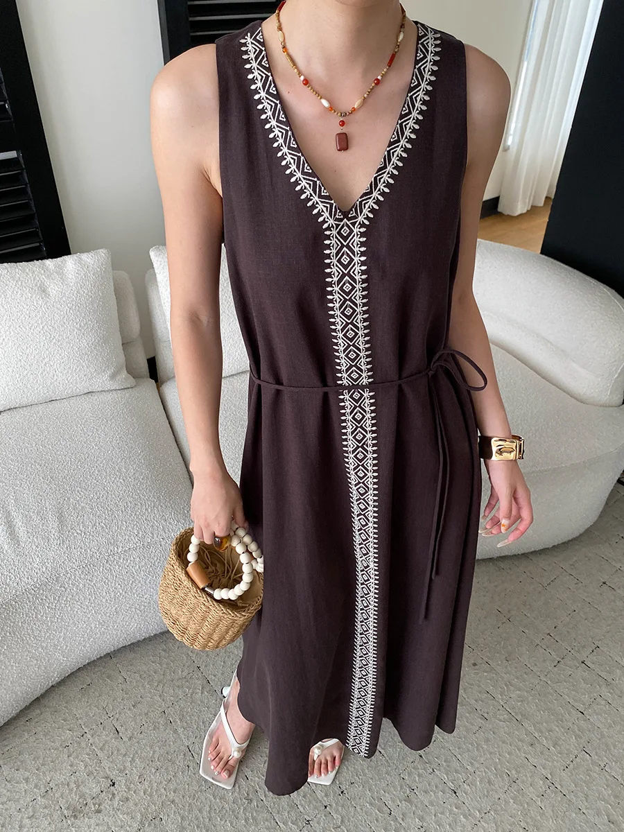 Frühlings- und Sommerkleid für Damen, lässig, einfarbig, V-Ausschnitt, Bohemian-Stil, bestickter Bund, ärmellos – Detail 14