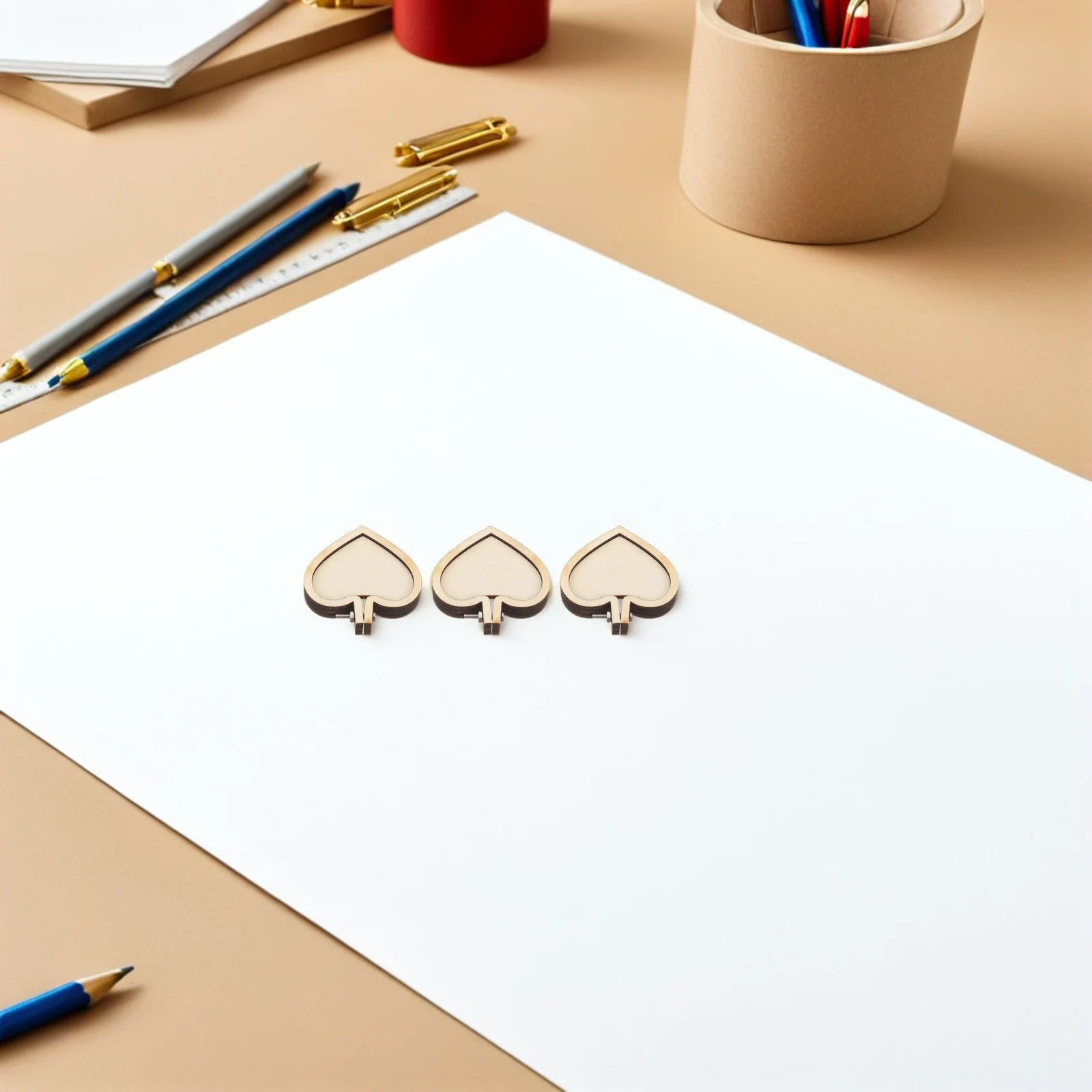 

6Pcs Mini Wooden Heart Embroidery Hoops 4x4cm Small Display Frame Circle DIY Pendant Craft Miniature Ring Cross Stitch