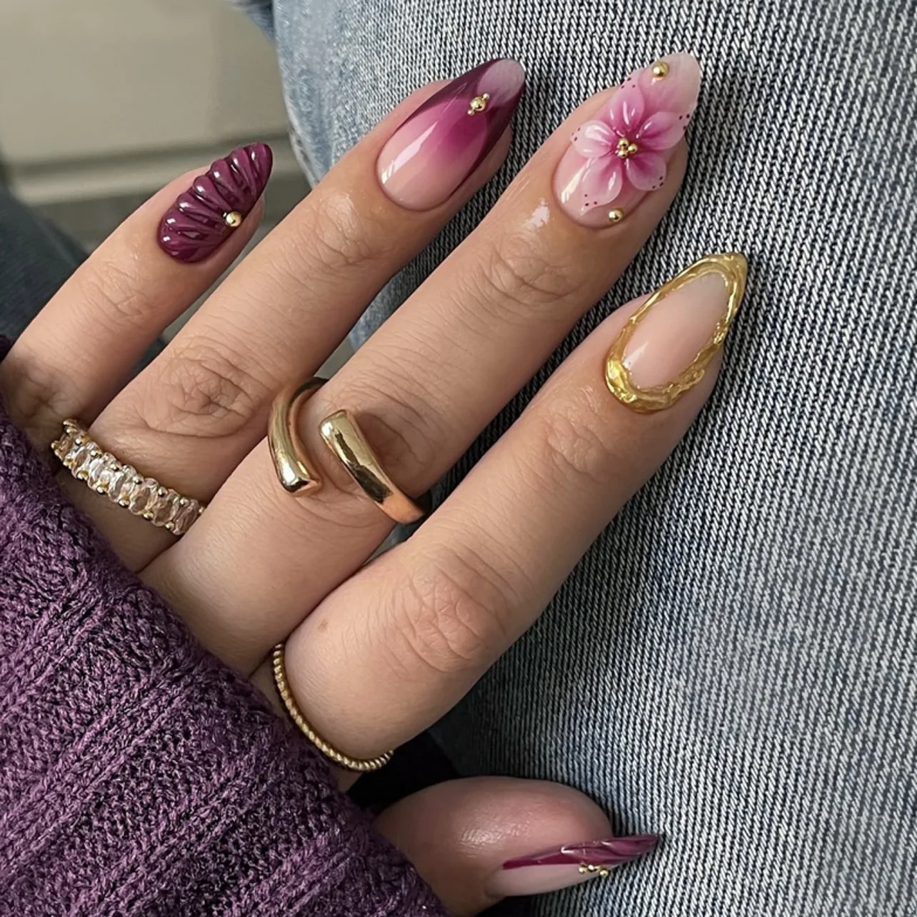 

24PCS 3D Flowers Gradient False Nails Almond Shape Gloden Pearl Glossy Press on Nails Sweet Gentle Nail Art Wearable Removable