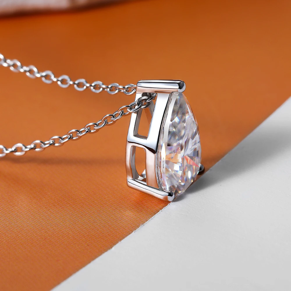 Thumbnail 3 - #6 Trending Moissanite Pendant Necklaces Right Now
