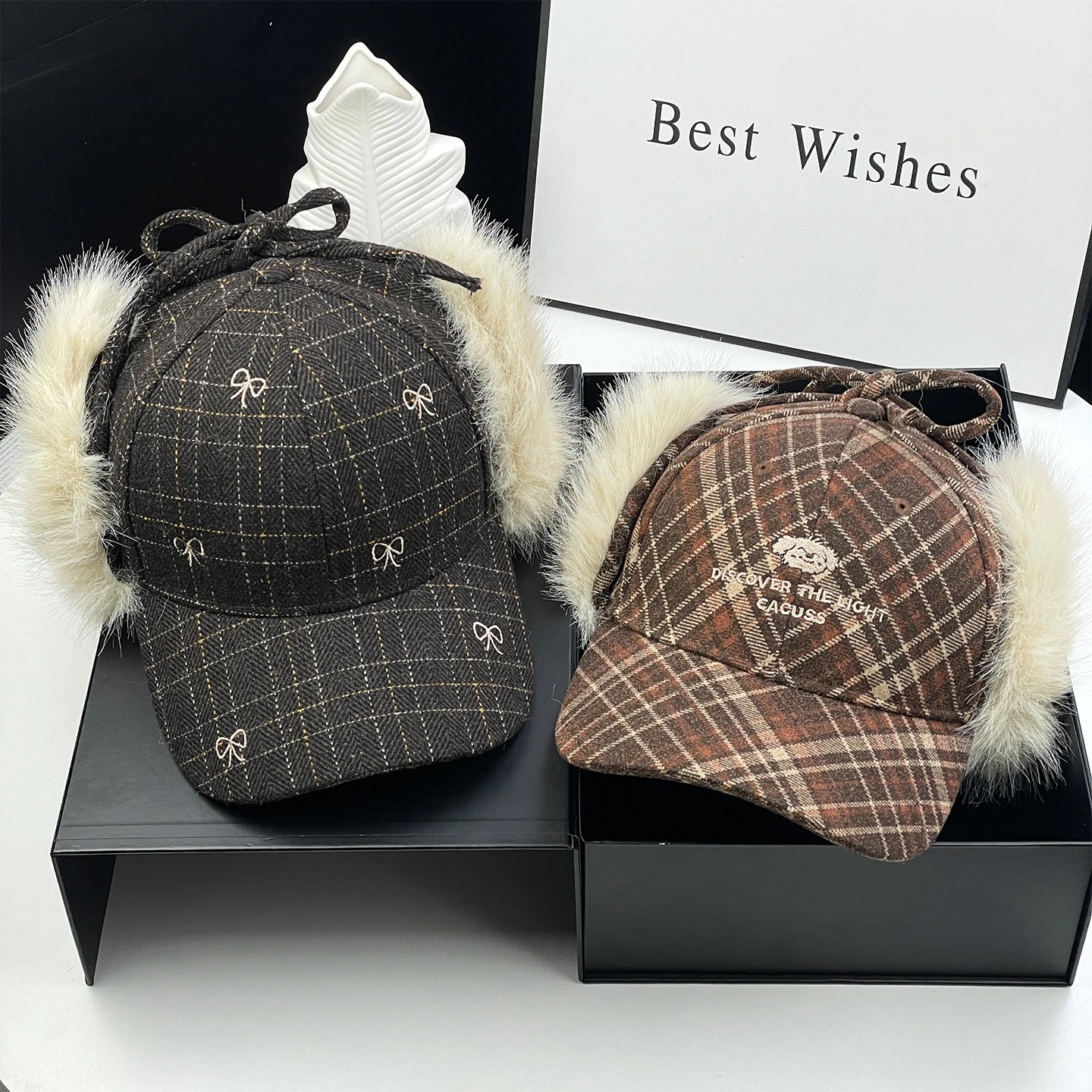 

High Quality Plush Ear Warmer Baseball Cap Women's Autumn Winter Vintage Plaid Polyester Fiber Duckbill Hat Travel Casual