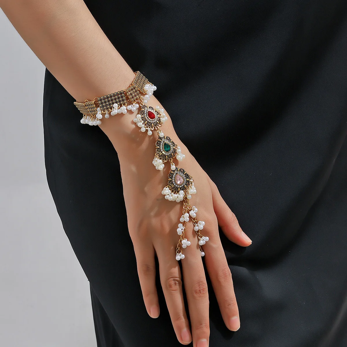 Trendy Vintage Crystal Flower Tassel Chain Ring Bracelet Sets Women Luxury Pearl Ring Connected Finger Charm Bracelets Jewelry