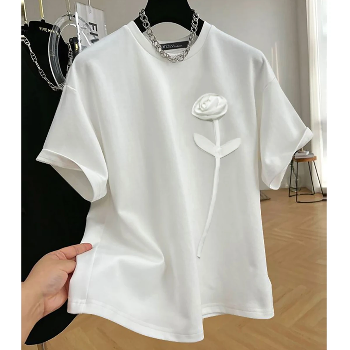 

Sweet Style White 3D Rose Decor T-Shirt Crew Neck Loose Fit Y2K Streetwear Short Sleeve Top