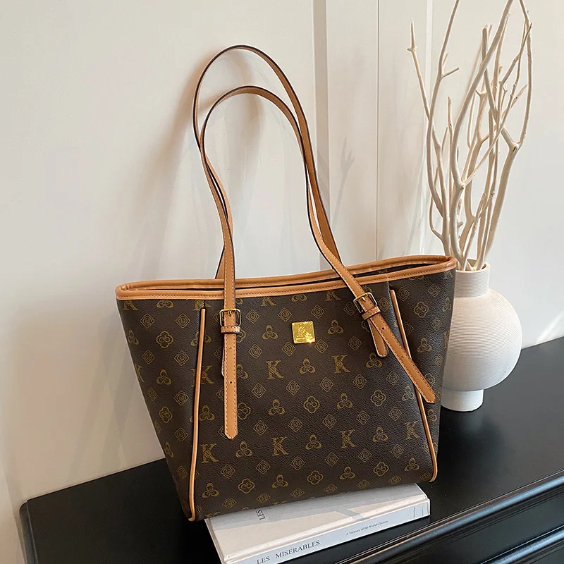 

2025 Spacious Tote Bag Large Shopping Purse for Women Versatile Shoulder Bag Minimalist Day-to-Night Tote Commuter Crossbody Bag