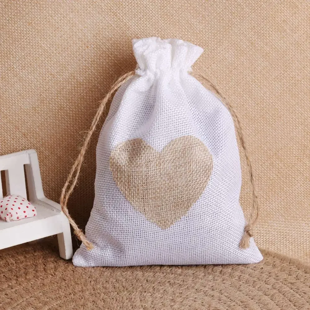 Sac à bijoux en lin coeur, Poudres Wstring de proximité, Poche décorative pour emballage de bijoux, Sac cadeau de Noël et de mariage, 10 pièces/lot