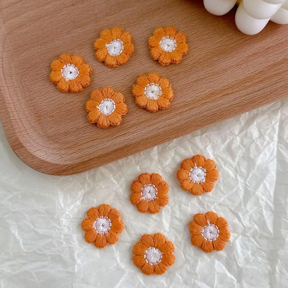 20 Stks/partij Kleine Madeliefjes Bloem Patch Borduurwerk Sticker Naaien Op Patches Voor Kleding Applique Borduurwerk Diy Kleding Accessoires