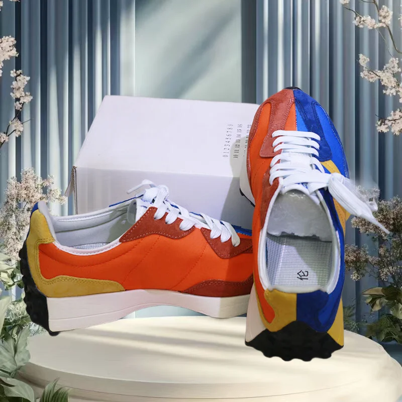 

Couple outdoor walking shoes - lightweight and breathable mesh sports shoes suitable for running and playing ball