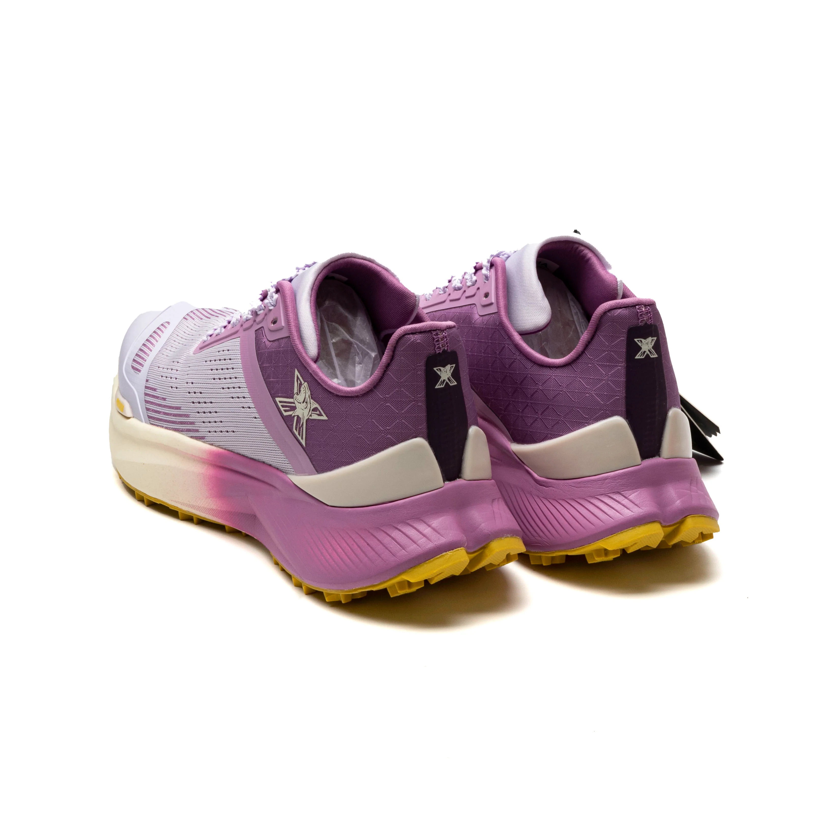 New Breathable Mens Running Shoes Elastic Outdoor Sneakers Lightweight EVA Sole Tennis Shoes Gradient Couple Casual Sneakers