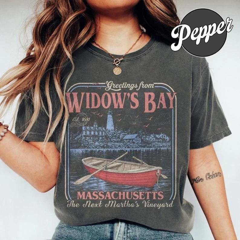 Gruß aus Widow’s Bay Vintage-Filmshirt Horror-TV-Show T-Shirt Kurzarm-T-Shirt für Unisex Ganzjährig – Detail 6