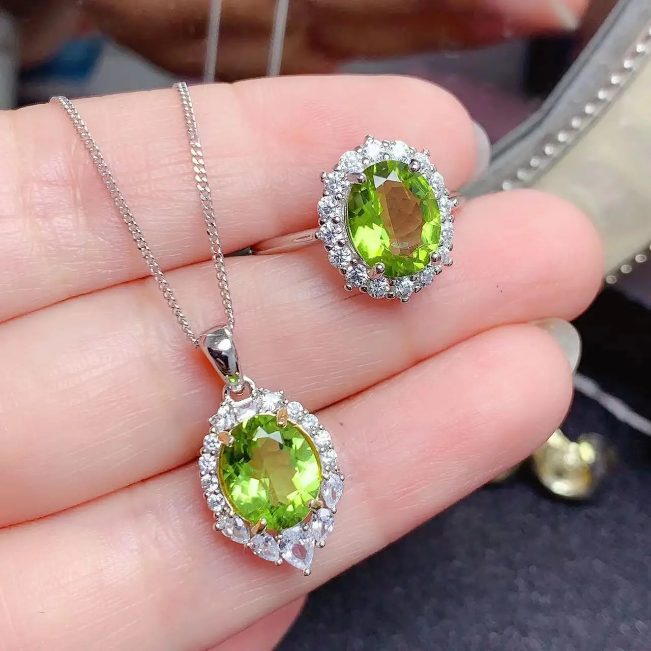 Natural Peridot Ring and Necklace Pendant 8mm *10mm VVS Grade 925 Silver Peridot Jewelry Woman Brithday Gift 925 Silver Set