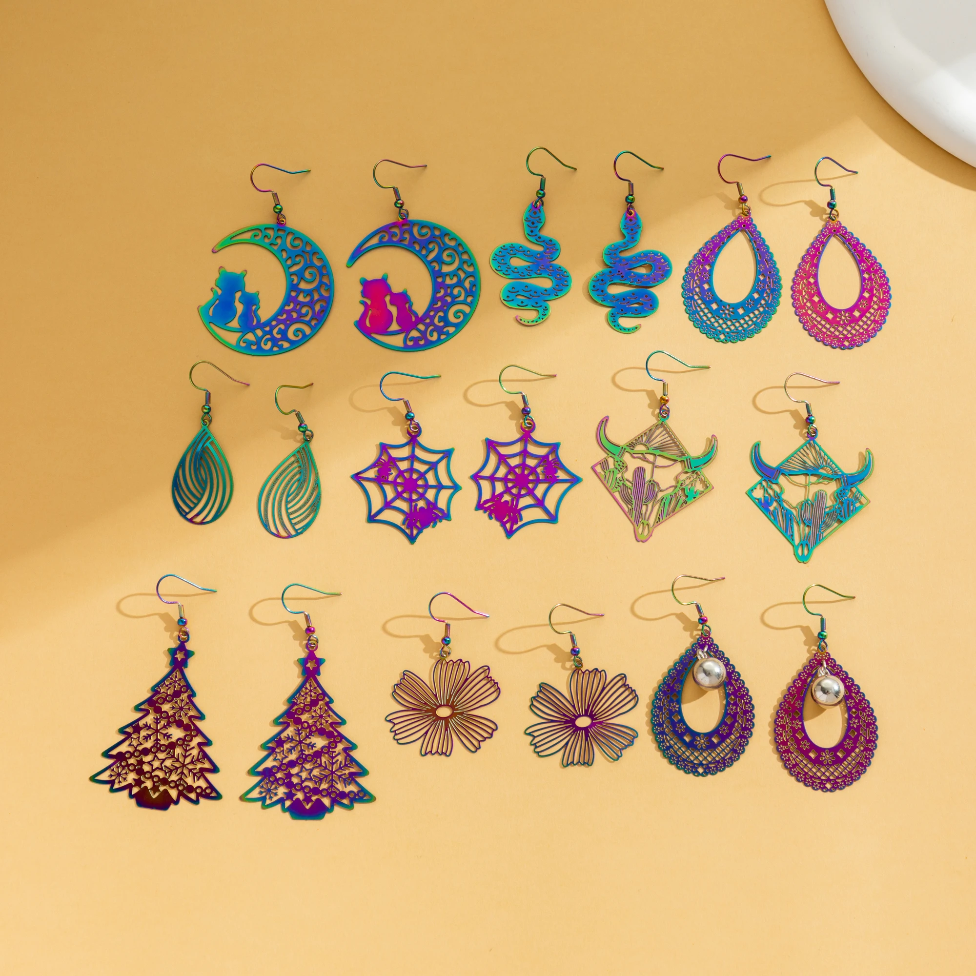 1 Pair of Exaggerated Seven Color Earrings Flower Water Drop Snake Christmas Tree Taurus Spider Web Spider Moon Cat