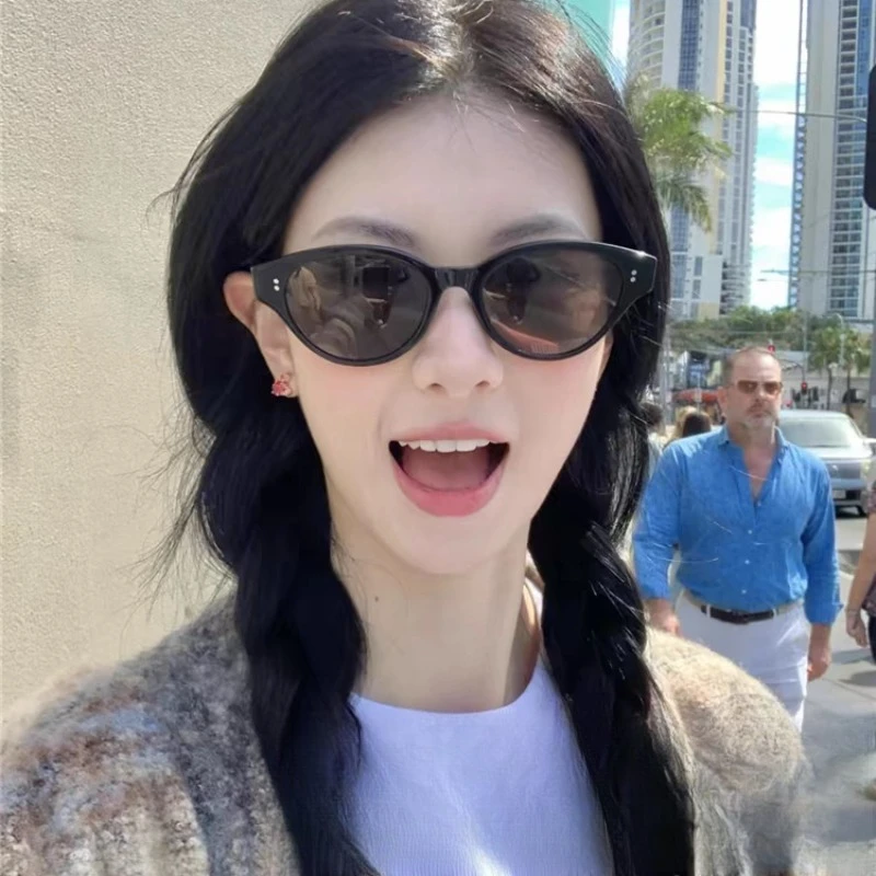 

​​2025 Retro Cat Eye Sunglasses, Polarized UV400 TR90 Face Slimming Unisex Oversized Luxury Street Style​​