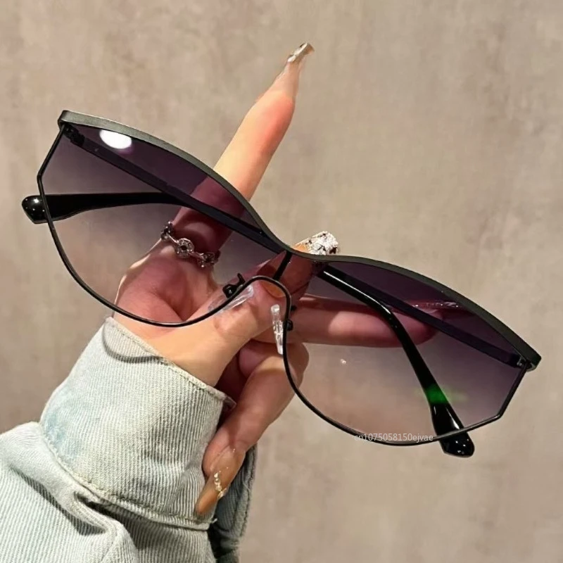 

Retro Cat Eye Gradient Sunglasses UV400 Protection Metal Frame Sun Shades for Men and Women Street Photography Trendy Glasses