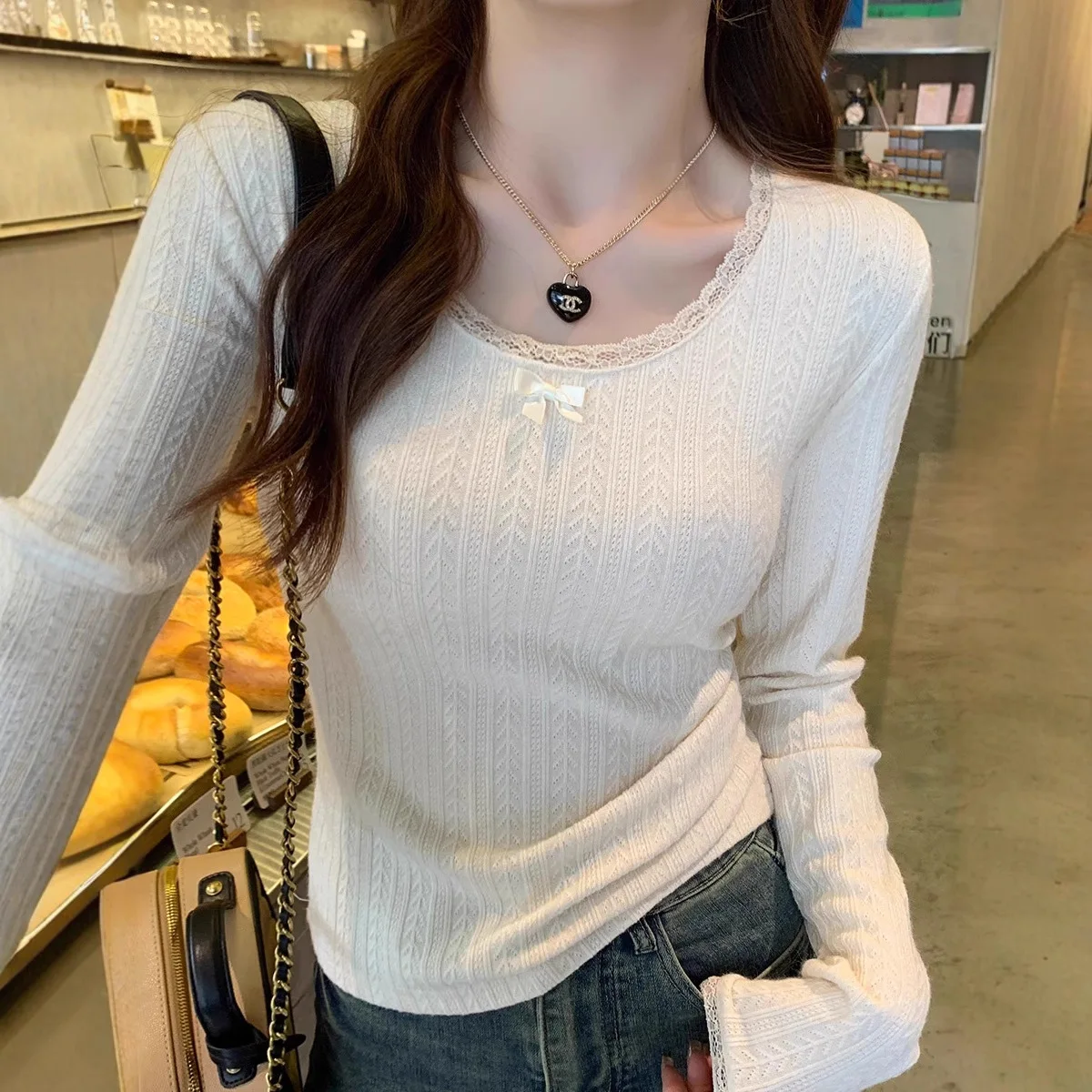 Koronkowa Koszula Damska Wiosna i Jesień 2025 Nowa Ekskluzywna Biała Bluzka z Długim Rękawem i Kokardą