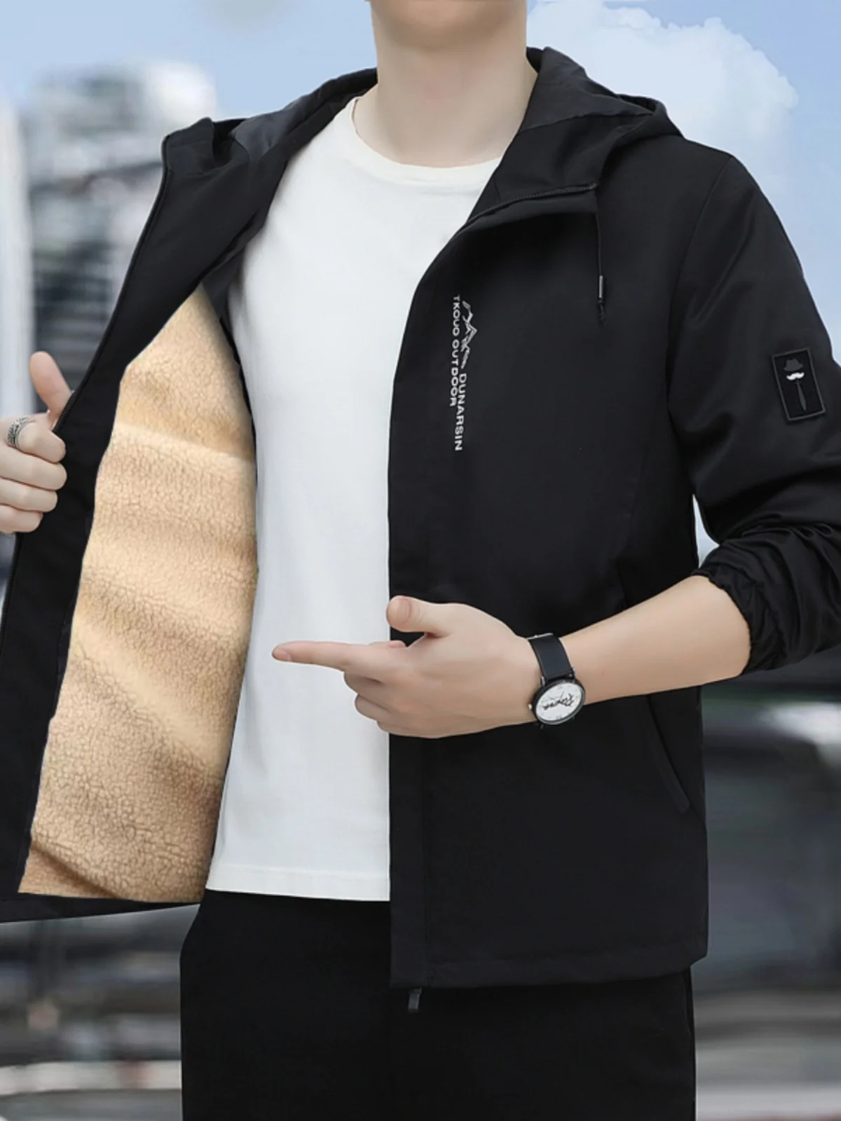 

Утепленная мужская куртка с капюшоном, зимняя модная молодежная куртка в городском стиле из полиэфирного волокна с длинными рукавами, на молнии, короткая