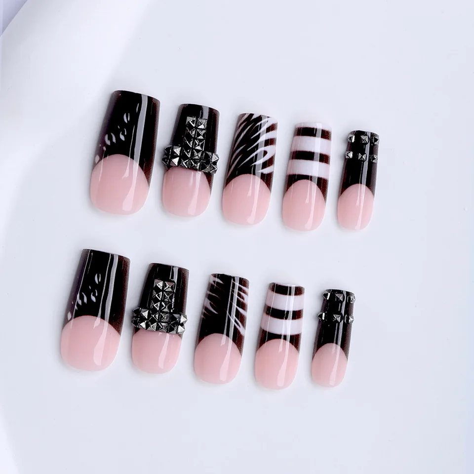 24 Uñas Postizas Estilo Gótico Punk con Impresión de Rayas Blancas y Negras, Forma Ataúd, Francesas Europeas 2
