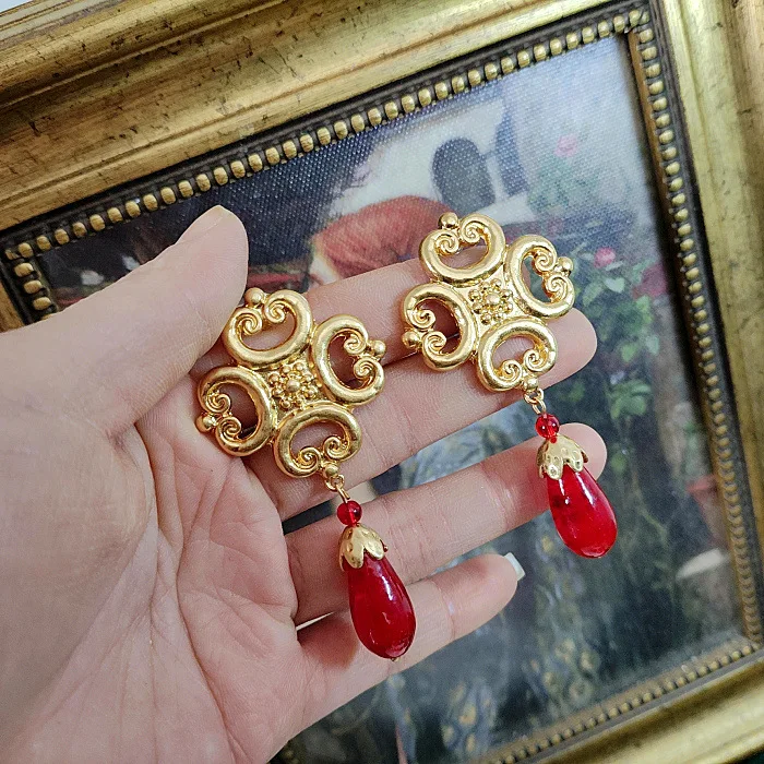 women fashion earrings Baroque Elegant earrings for Ladies