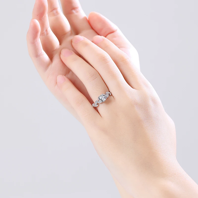 Moissanite Ring Female New Temperament Winding Leaves Artificial Diamond 925 Silver Ring for Girlfriend Confession Proposal Gift