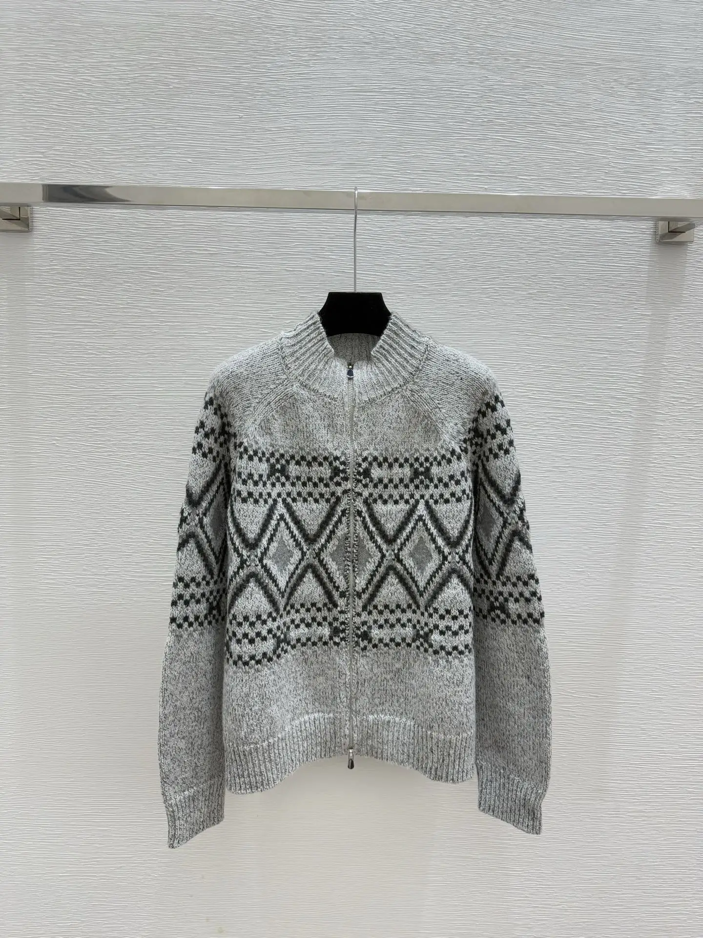 

New High-Quality Contrast Color Diamond High-Neck Knitted Long-Sleeved Cardigan For Women In Early Autumn