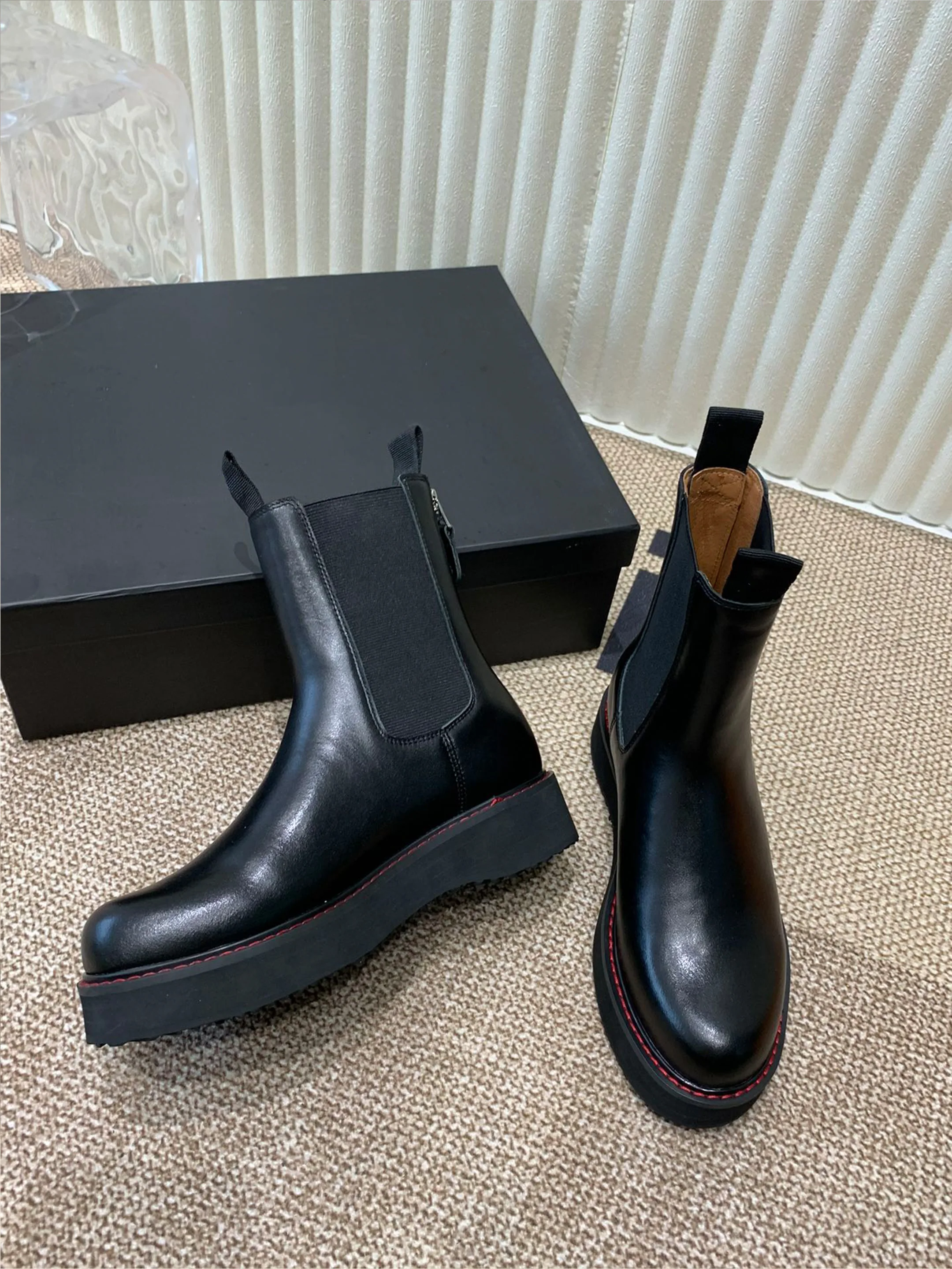 أحذية تشيلسي كلاسيكية سميكة القطع لعام 2025 بمقدمة مستديرة أحذية قصيرة مصنوعة يدويًا من نسيج الجلد ناعم ومريح موديل جديد #5