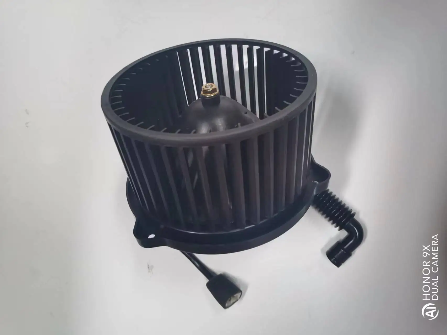 11N6-90700 Lüftergebläsemotor für Hyundai R140-7 R160-7 R200LC-7 R210-7 R215LC-7 R225LC-7 R140-9 R160-9 R210-9 R520-9S Bagger