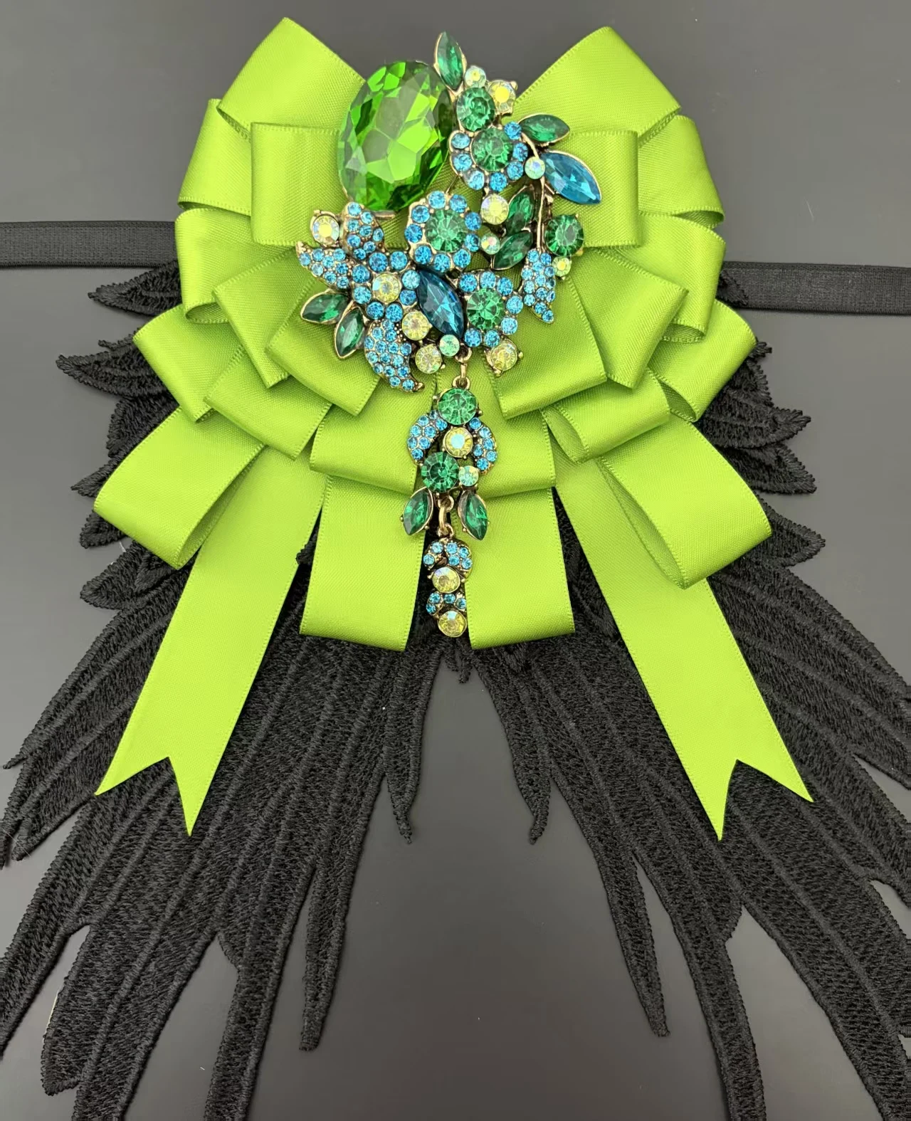 Gorgeous Angel Wings High-End Rhinestone Bow Brooch Bow Tie Groom Wedding Accessory Banquet Dress Corsage Gift for Men and Women