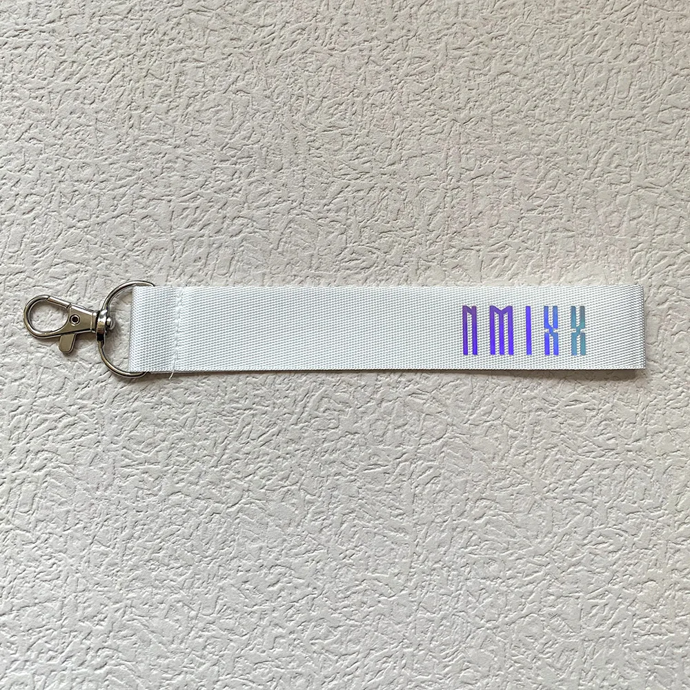 KPOP NMIXX LOONA ATEEZ Printing Laser Lanyard Keychains Sullyoon San Heejin Name Straps Phone Bag Pendant Fans Decorative Gifts