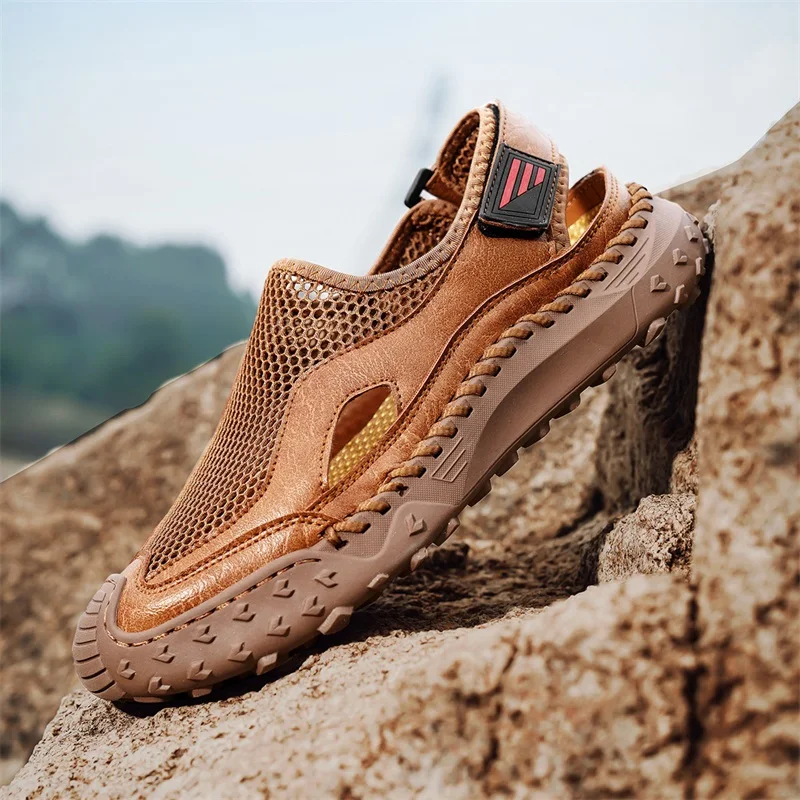 

Классический стиль, мужские летние новые дышащие сандалии ручной работы с сеткой, 2025 г., модная уличная мужская бежевая удобная повседневная обувь