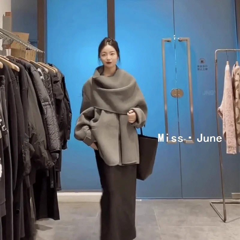 

Women's Gray Cape Coat 2025 Winter New Short Double Faced Wool Poncho Scarf Collar Trench Coat Warm Cloak Jacket