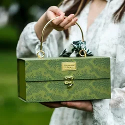 Luxury Gift Box with Metal Handheld Wedding Bridesmaid Handheld Exclusive Christmas Gift Box Valentine's Day Gift