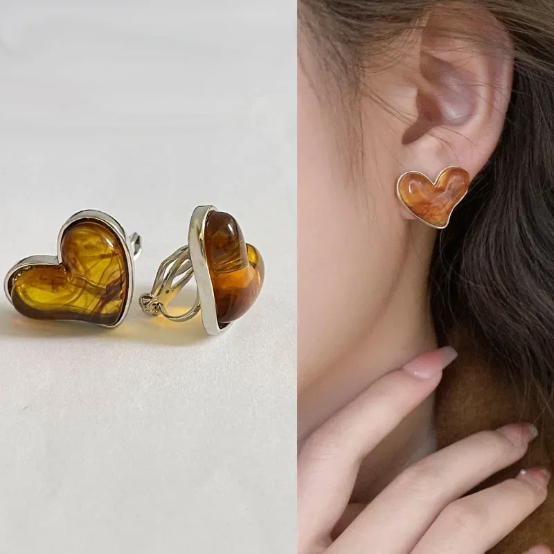 Maple Sugar Coffee Color Heart Ear Clips Earrings Women's 2025 Spring Resin Caramel Heart Shaped Clip on Earrings No Pierced