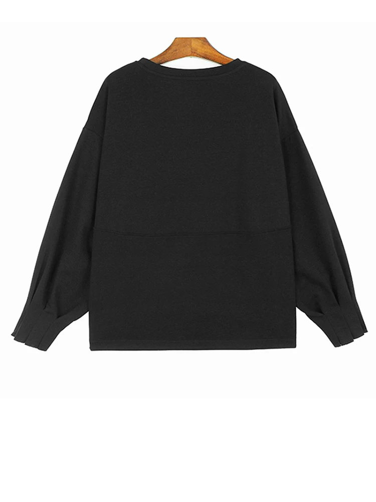 [EAM] Women Black Irregular Hem Pleated Big Size T-shirt New Round Neck Long Sleeve Fashion Tide Spring Autumn 2024 1DH6798