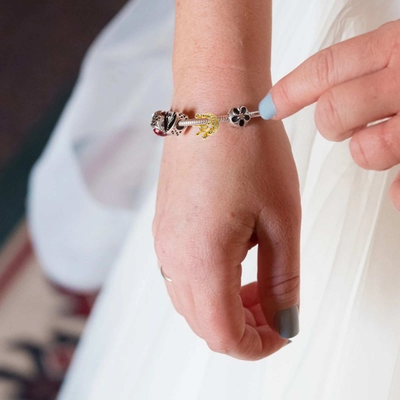 จี้มงกุฎขนาดเล็ก 50 ชิ้น อุปกรณ์เครื่องประดับโลหะผสมทนทาน สำหรับทำสร้อยคอ DIY จี้สร้อยข้อมือ อุปกรณ์เสริม มุมป้องกัน