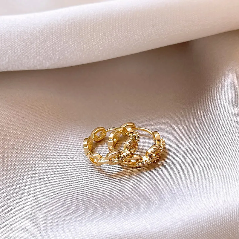 Luxuriöse, vollbesetzte Zirkon-Ketten-Huggie-Ohrringe für Damen, vergoldet, elegante Hängeohrringe, Party-Modeschmuck – Detail 12