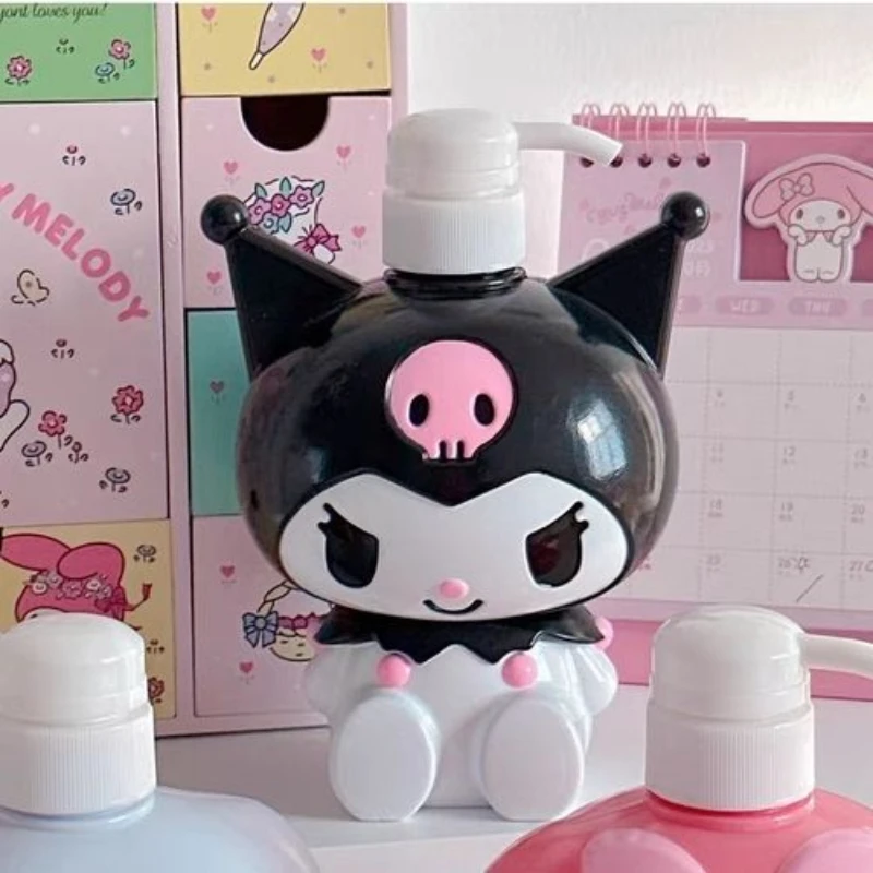 Botella de champú de hello kitty kawaii kuromi Sanrio, botella de prensa de gel de ducha linda, botella vacía grande, muñeca de anime, artículos para el hogar