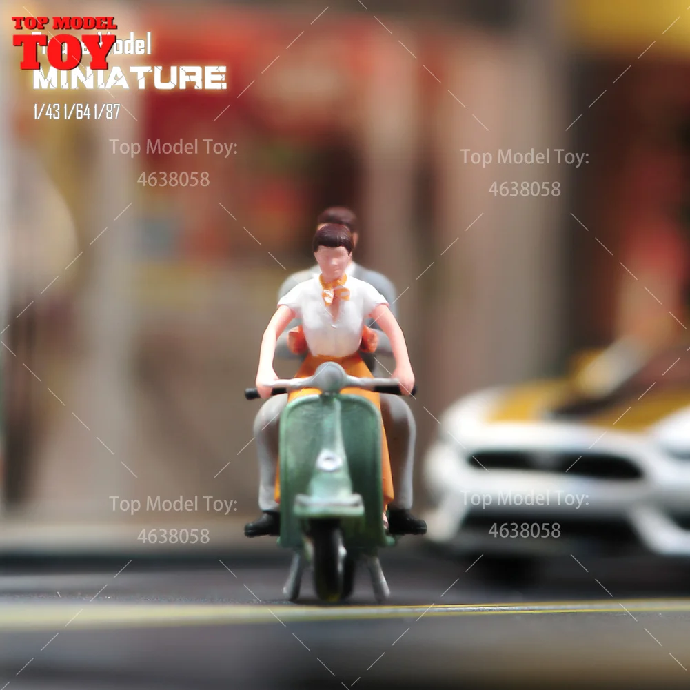 Painted Miniatures 1/64 1/43 1/87 Couples Riding Electric Bike Female Male Scene Figure Dolls Unpainted Model For Cars Vehicles