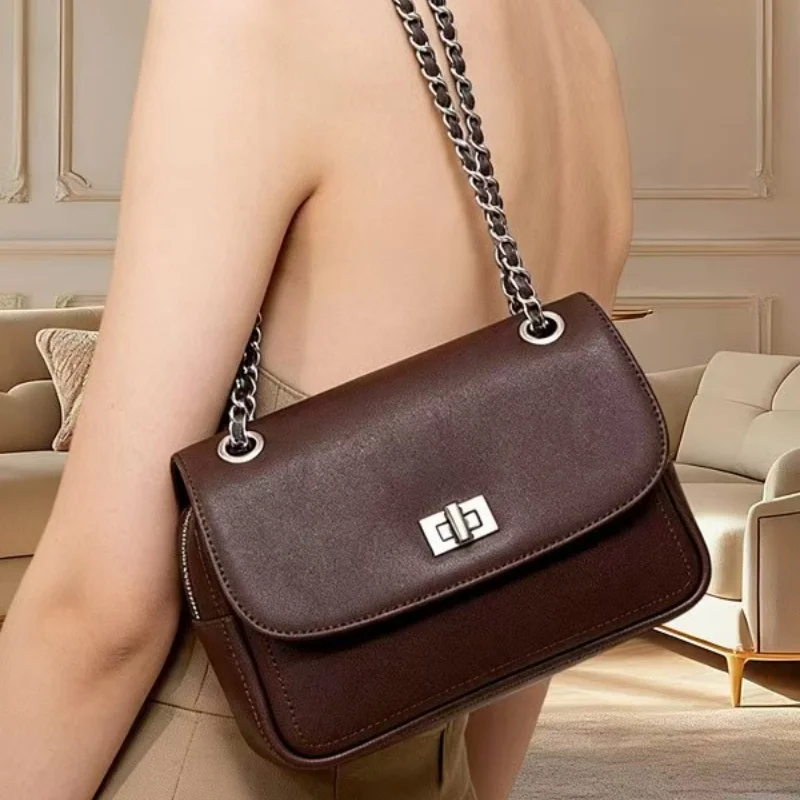 bolso-de-hombro-tipo-bandolera-con-cadena-de-aspecto-elegante-nuevo-modelo-pequeno-y-cuadrado-popular