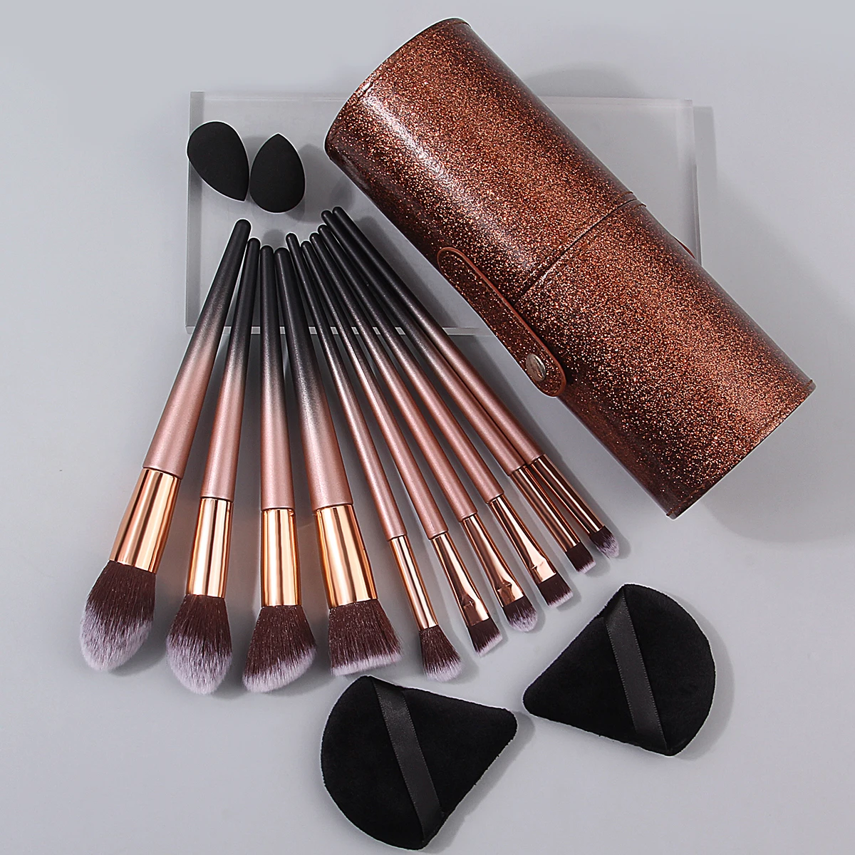 Juego de brochas de maquillaje multiusos, 10 Uds. + 4 Uds. De esponjas triangulares para polvo/pequeño huevo de belleza + 1 Uds. De cubo de almacenamiento cubierto de gran capacidad