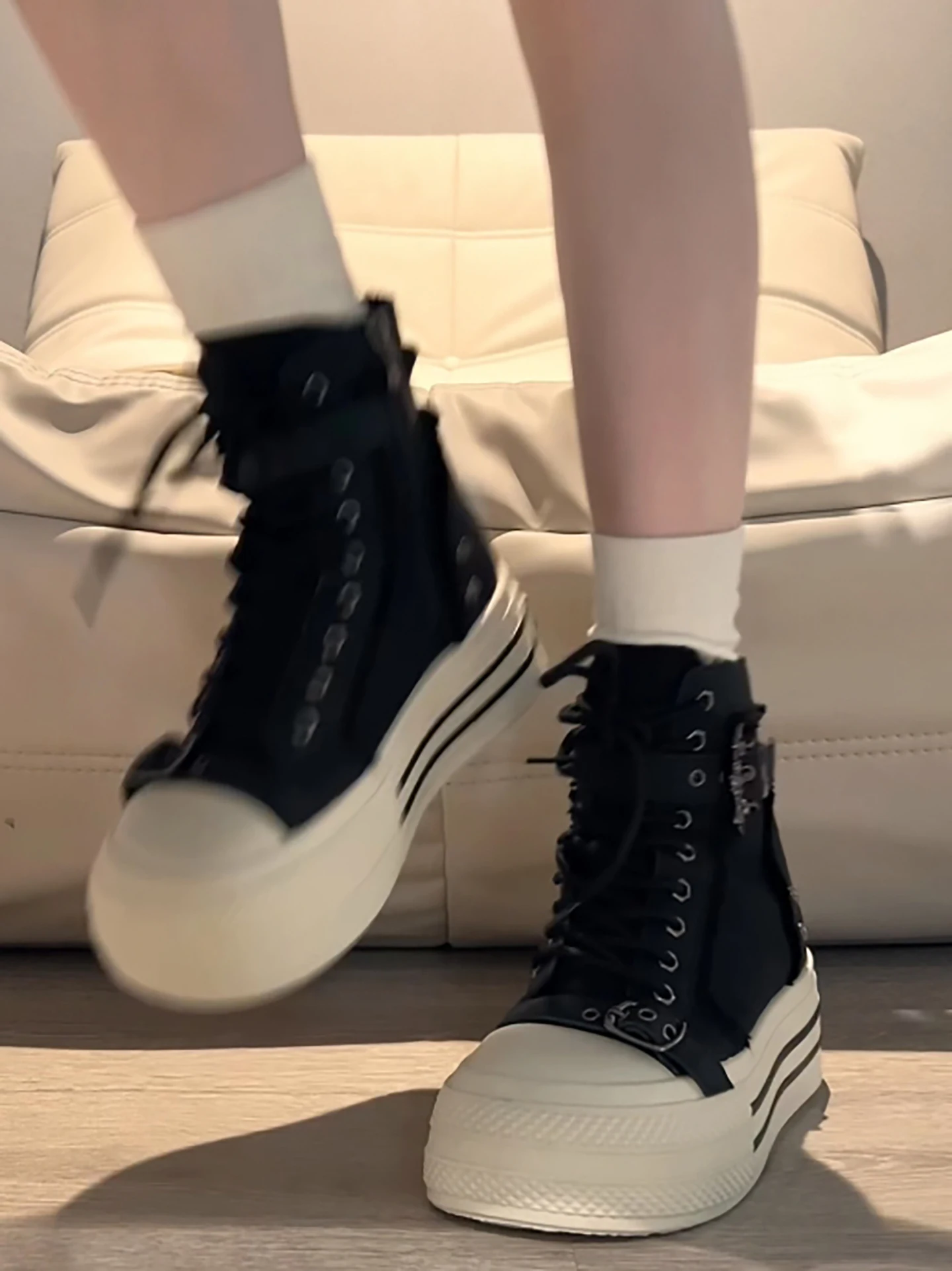 2025 Women's Black Retro High-Top Canvas Shoes - Thick Platform Sneakers for Petite Height Increase, Casual Fall Fashion - Image 2