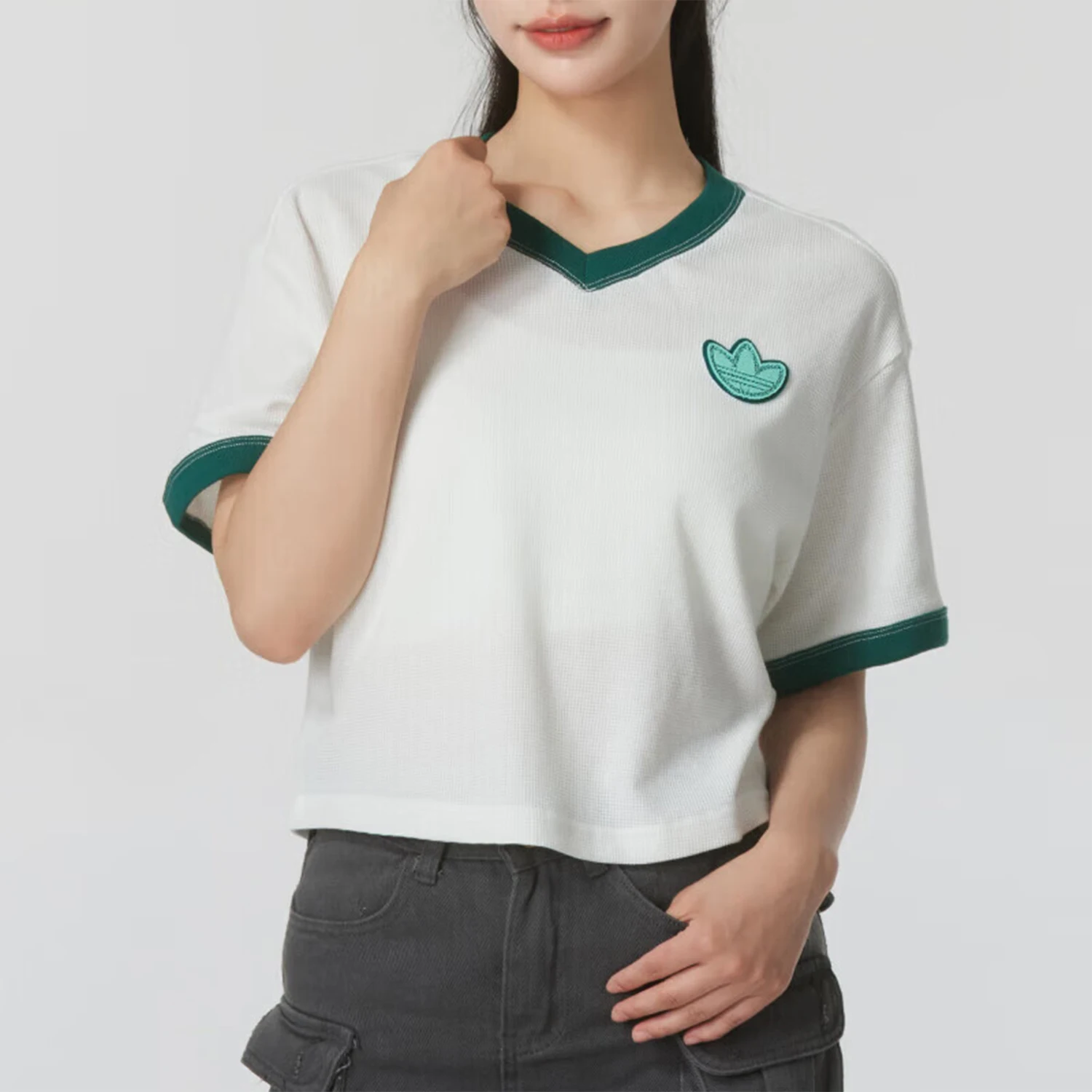 

Adidas genuine genuine Women's Three Stripes Breathable Casual T-shirt JI7239