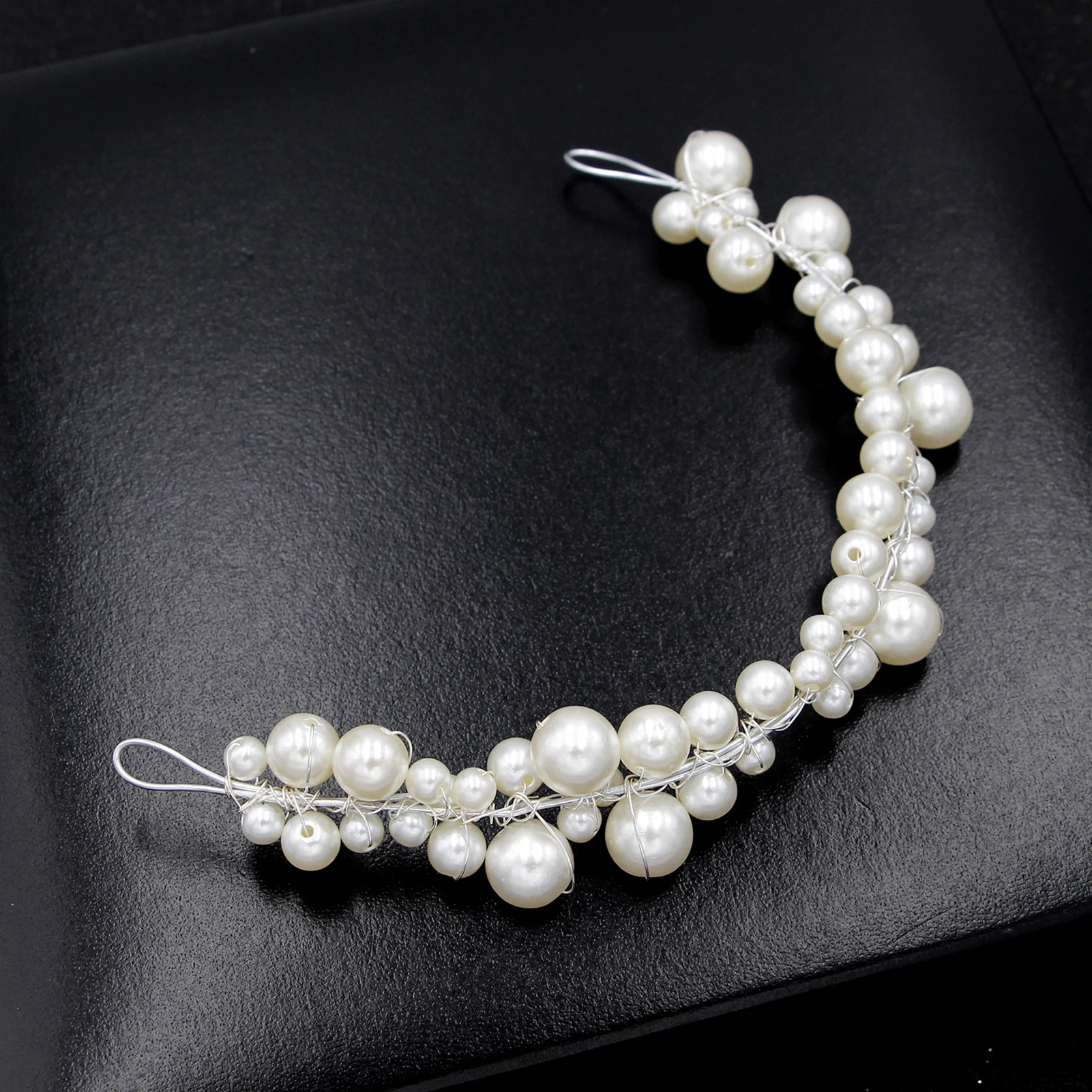 Pearl Beads Decor Wedding Headband Anti-Slip Soft and Comfortable Headwear for New Year Christmas Day Gift