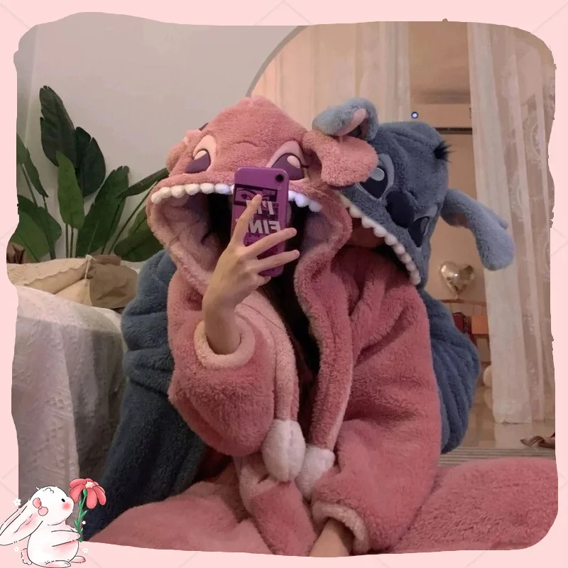 Disney Stitch caldo foderato in pile indumenti da notte vestiti per la casa abito materiale morbido pigiama da donna per uomo set inverno corallo pile vestaglia giocattoli