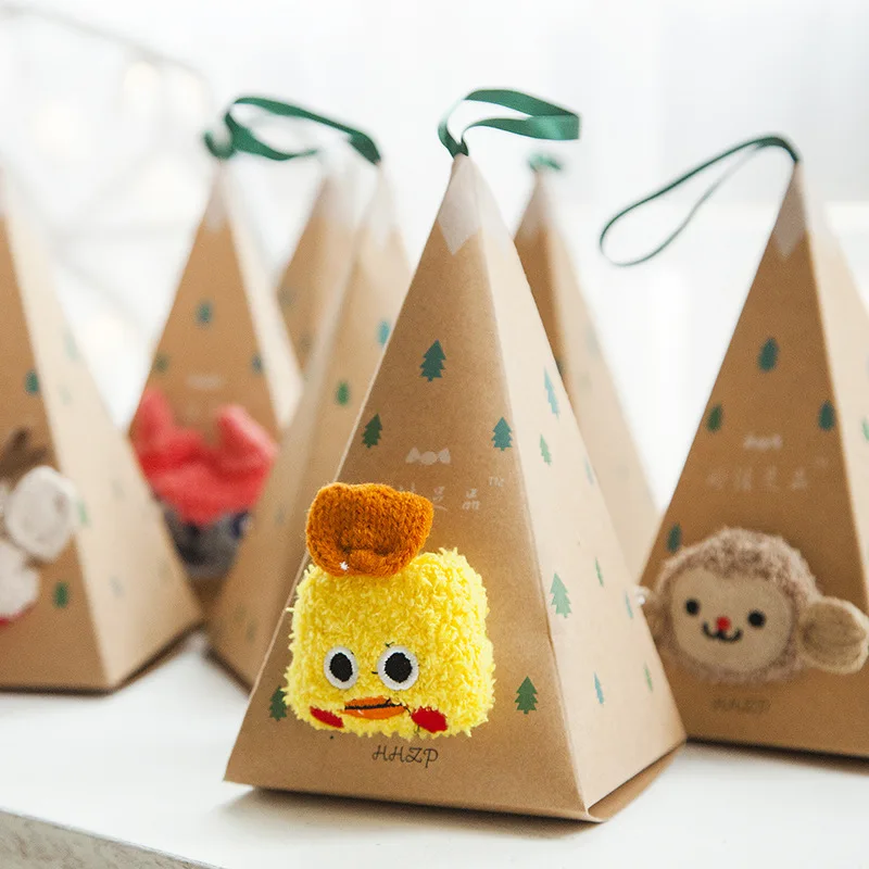 メンズ＆レディースクリスマスギフトソックス 可愛い 暖かい ふわふわ もこもこ ソフトベルベット 暖かいスリープソックス 鹿柄 厚手 冬用 新年ソックス